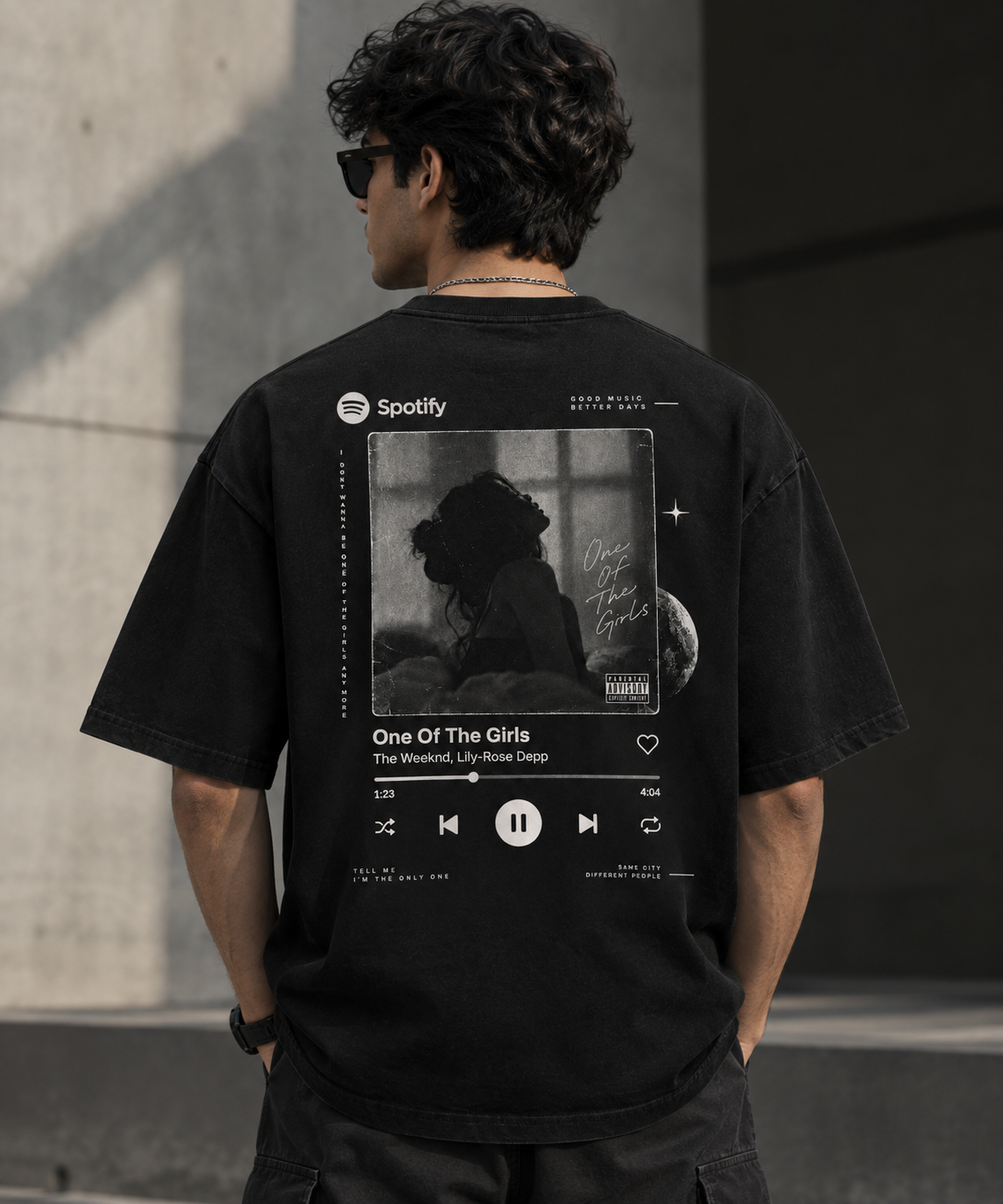 VAYUQ One Of The Girls – Spotify Oversized Graphic T-Shirt